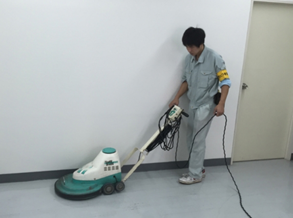 「こちらの意図を理解して提案してくれたから・・・」 ≪ビル清掃 大阪 関西ビル管理 
 清掃会社 ガラス清掃≫